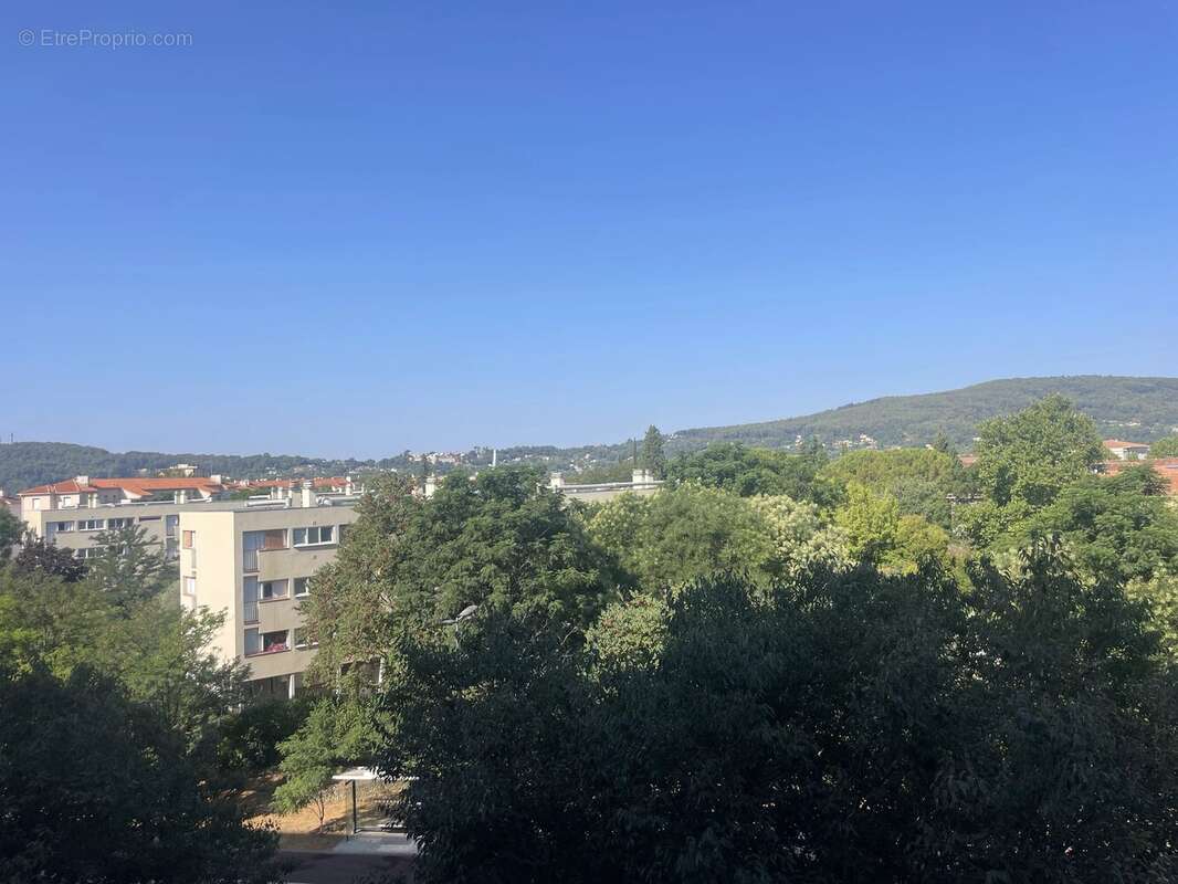 Appartement lumineux de 84,14 m² + loggia de 15 m² - photo 10