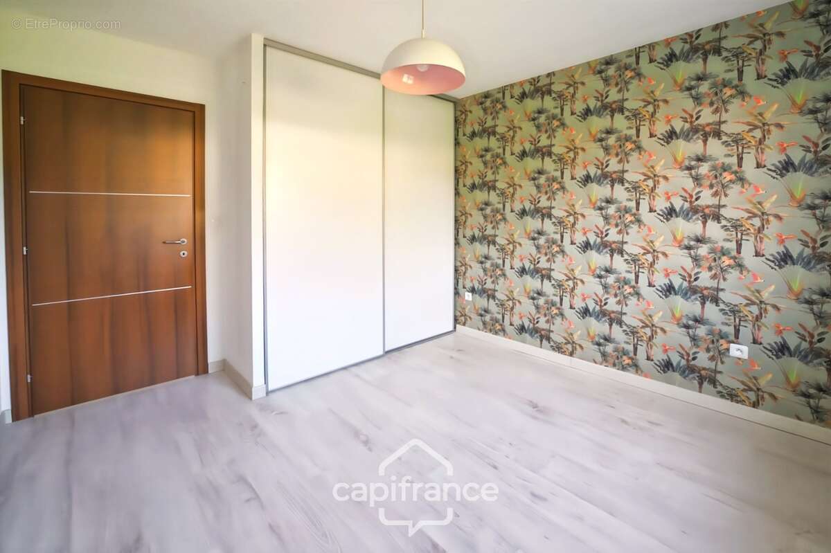 Maison de plain-pied, 3 chambres, véranda, piscine chauffée et jardin paysager – Courlaoux, à 10 min de Lons-le-Saunier (39000) - photo 11
