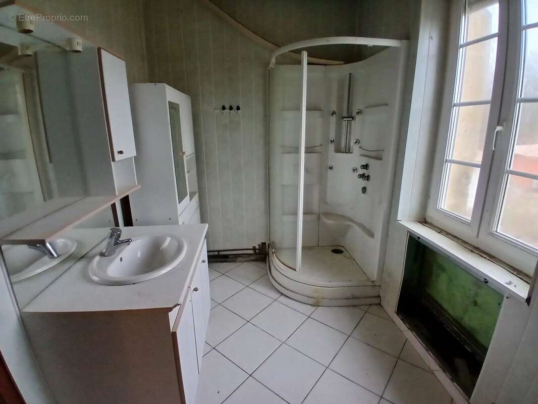Jolie maison en pierre à rénover - photo 12