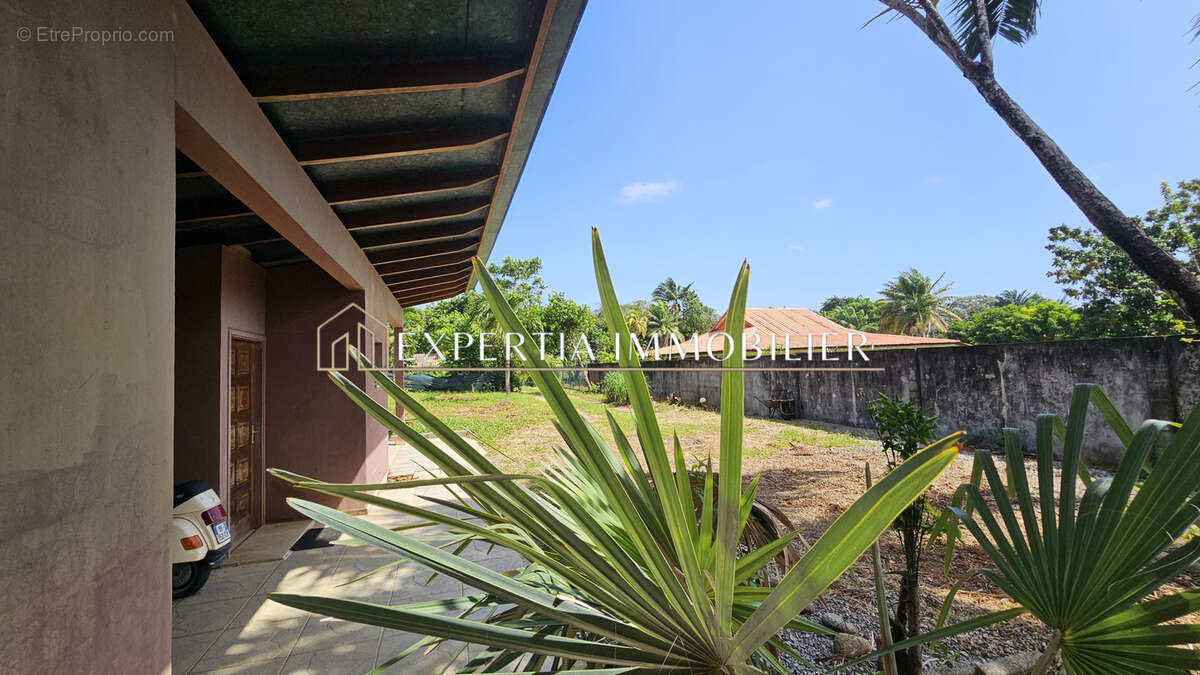 Maison à REMIRE-MONTJOLY