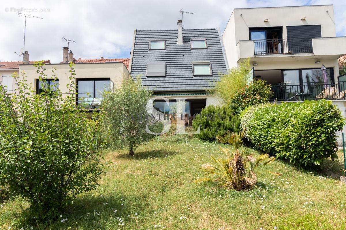 Maison 145 m² à Romainville  - photo 3