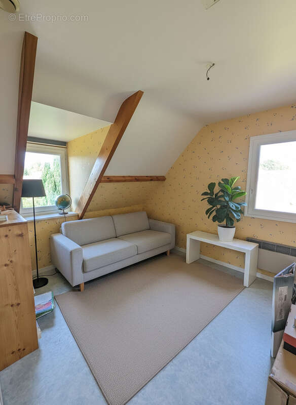 Maison à FEUQUIERES-EN-VIMEU