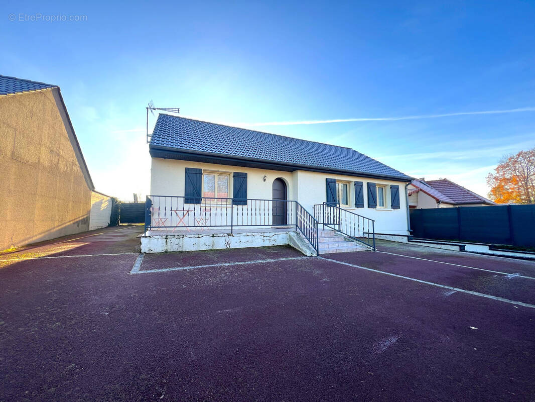 Maison à SAINT-MASMES