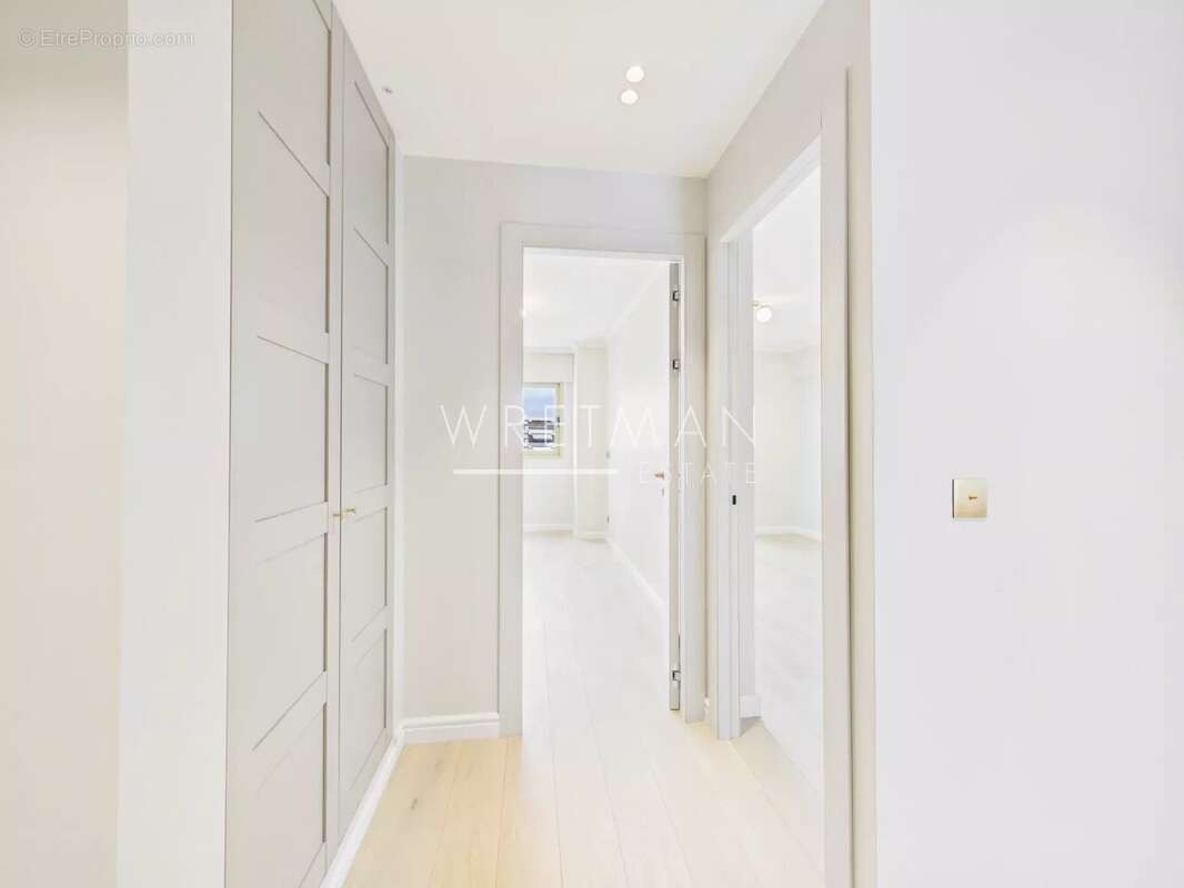 Splendide appartement 3 pièces rénové avec terrasse vue mer à deux pas des plages - Les Vespins - Cagnes-sur-Mer - photo 10