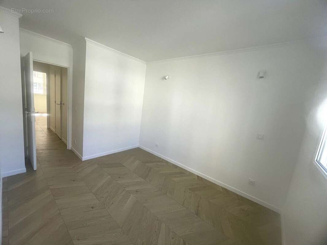 Appartement familial - 4 chambres - refait a neuf - photo 3