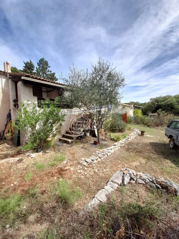 Maison à GINASSERVIS