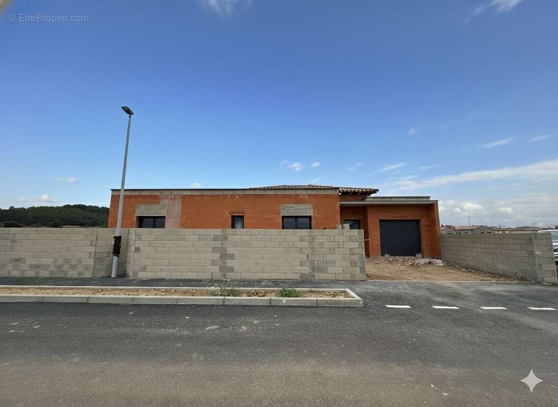 Maison à LIGNAN-SUR-ORB