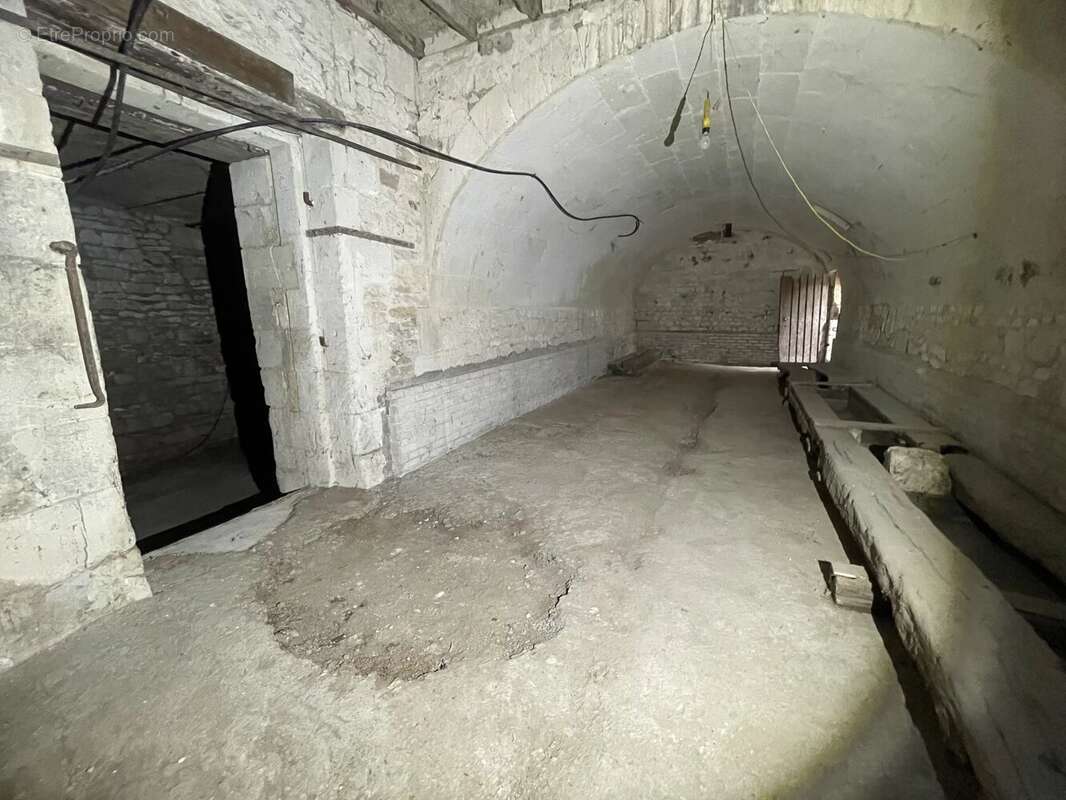 Maison en pierre à rénover entièrement - photo 11