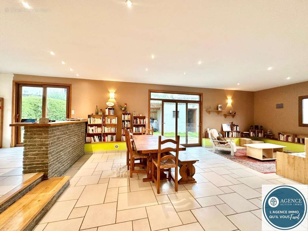 Maison à SAINT-SORLIN-EN-VALLOIRE