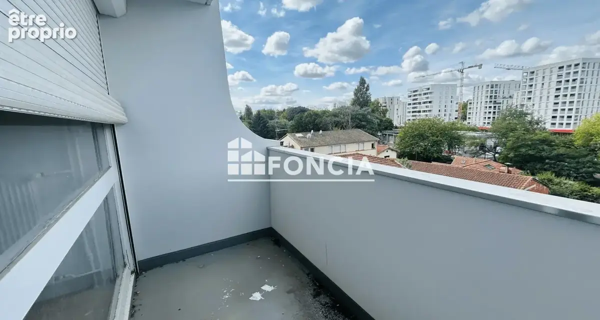 T1 proche saint agne avec balcon et parking - photo 3