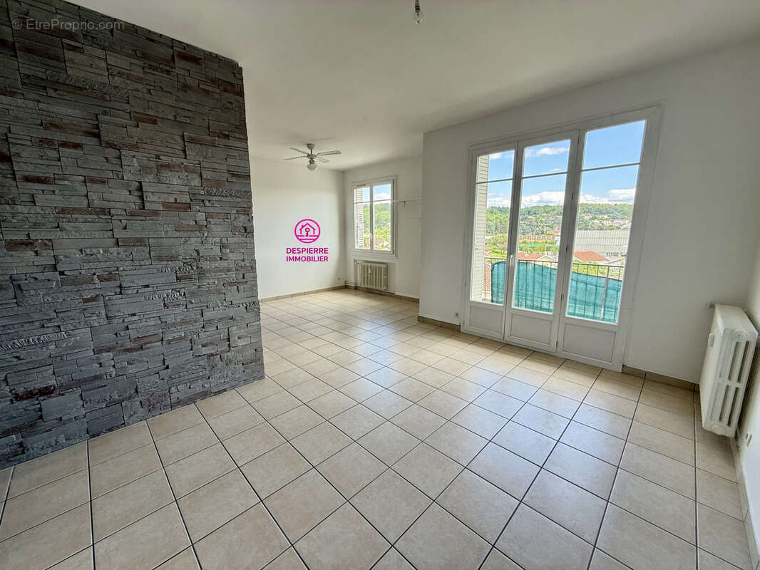 Appartement à ROUSSILLON