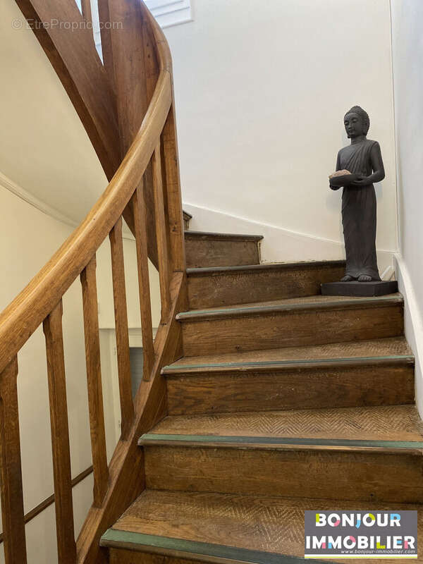 Maison à ENTRE-DEUX-GUIERS