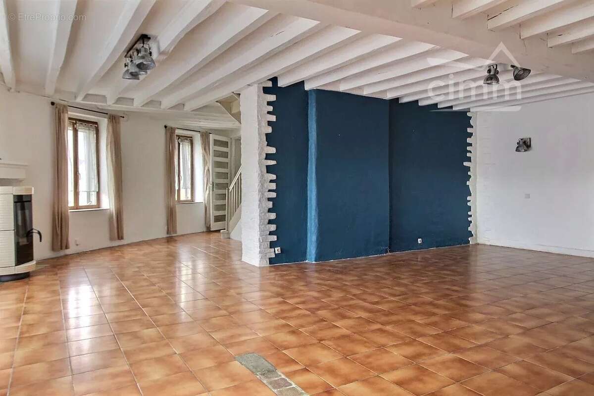 Maison à SAINT-MARTIN-D'AUXIGNY
