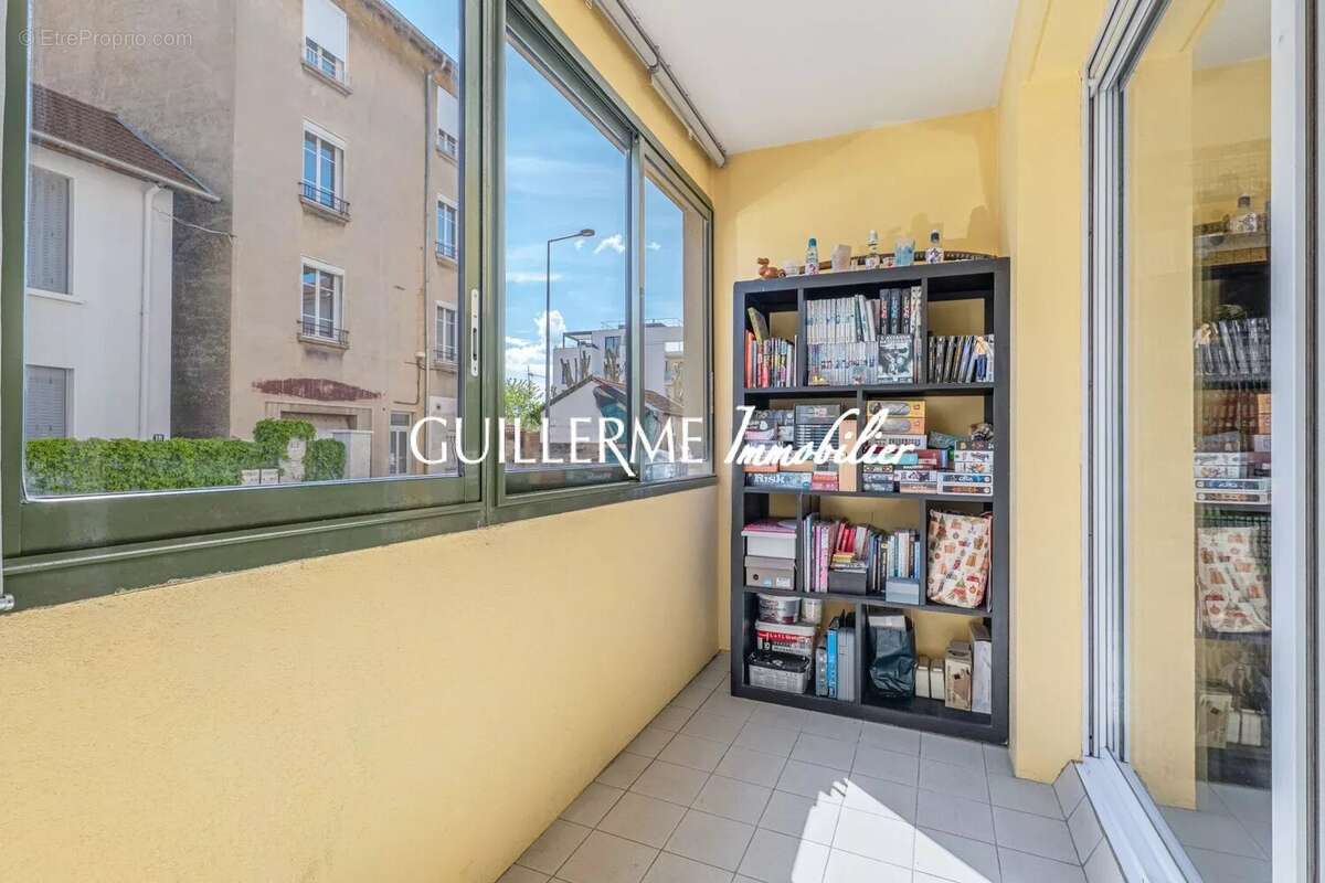 Villeurbanne - Appartement T2, Loggia - photo 5