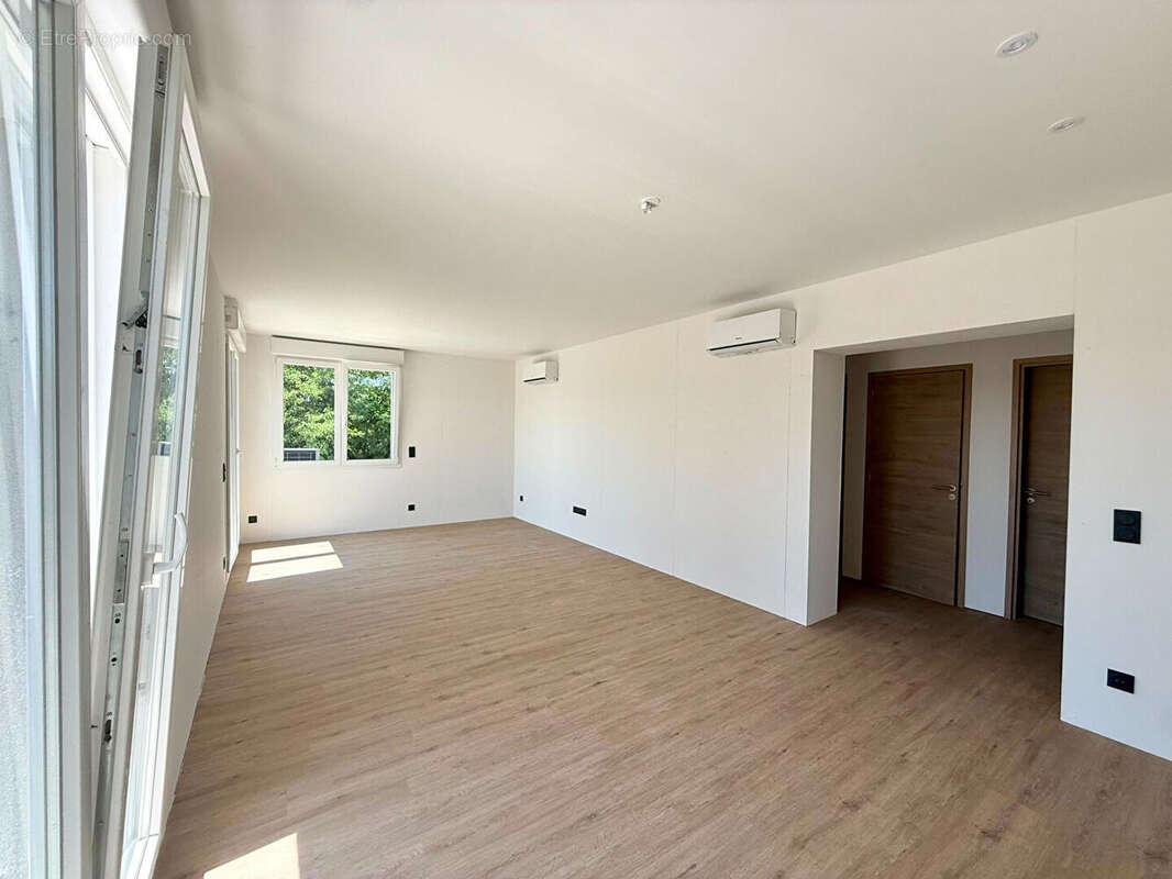 Appartement Ecole Valentin 3 pièce(s) 71.15 m2 - photo 5
