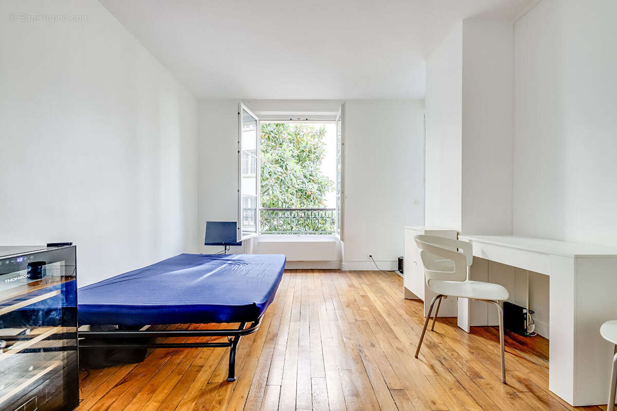 Appartement à PARIS-14E