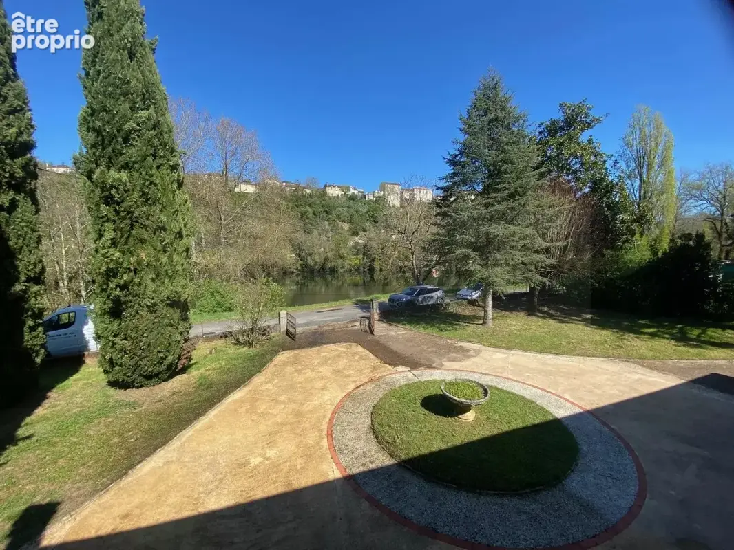 Jolie maison avec jardin de 1482 m². a proximite immediate d'un village medieval tous commerces (46700) - photo 4