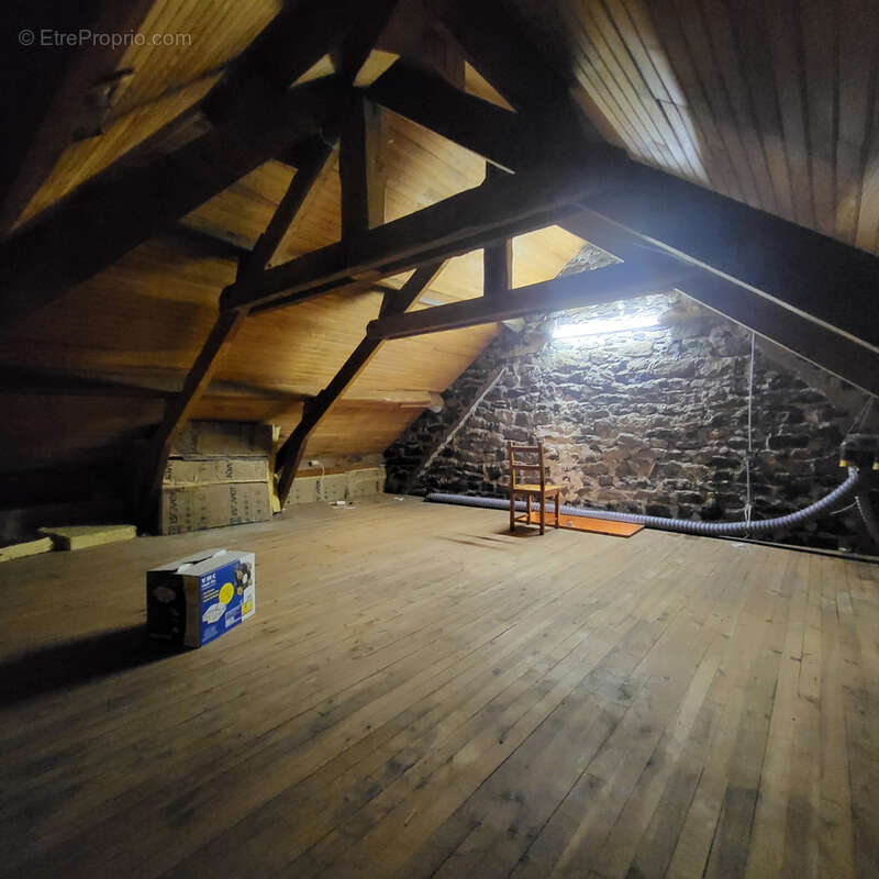 Maison en pierres avec grand garage vendue meublée - photo 13