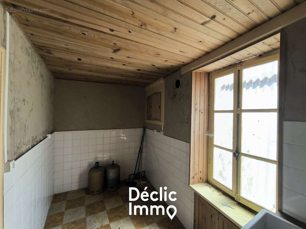 Maison a renover - photo 4