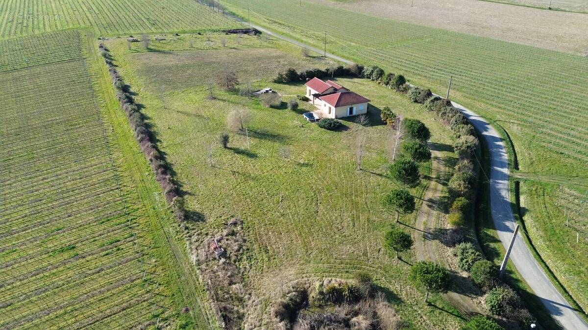 Maison à MAUMUSSON-LAGUIAN