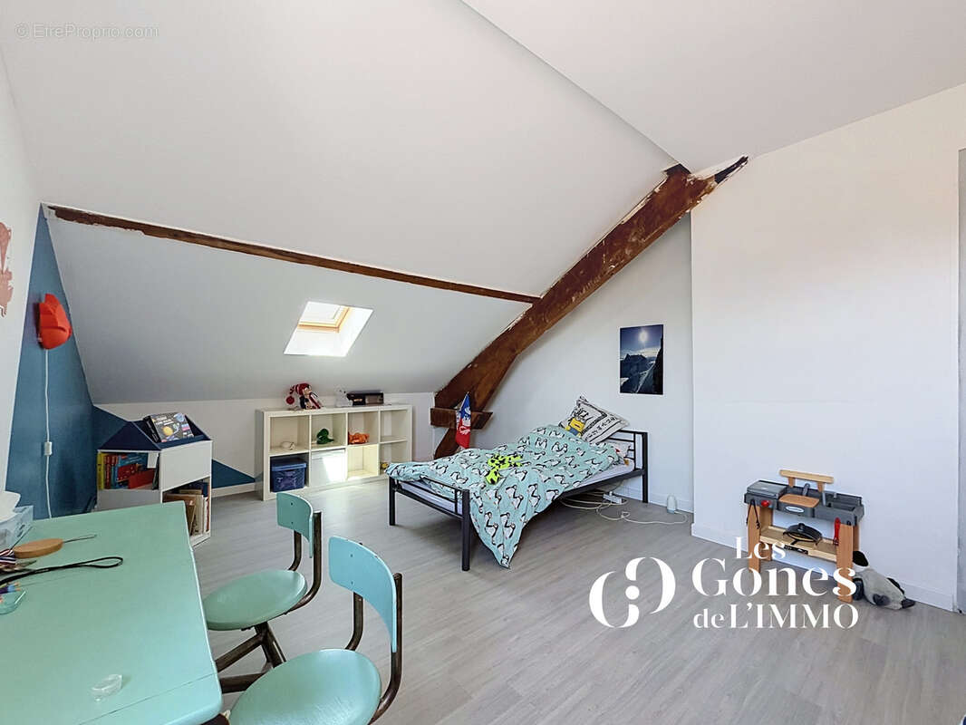 Craponne - villa 6 chambres - 287 m2 - jardin- garage - photo 4