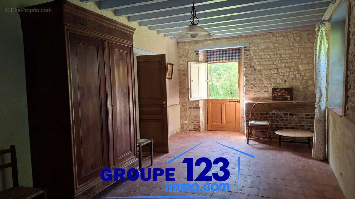 Maison à CHASSY