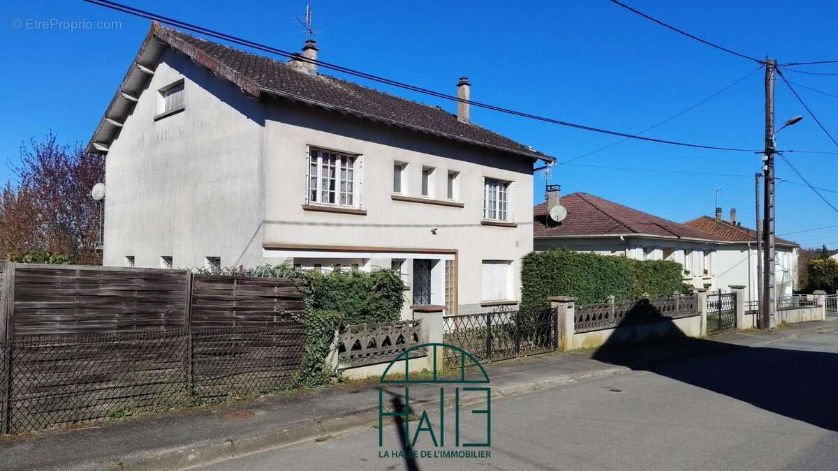 Maison à SAINT-JUNIEN