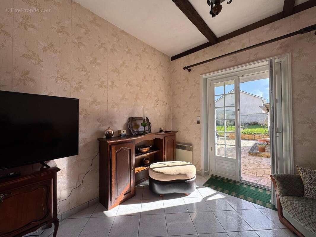   - Maison à THOUARS