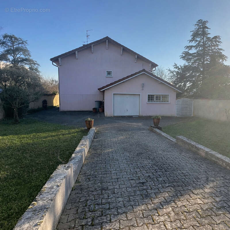 Maison à ROMANS-SUR-ISERE