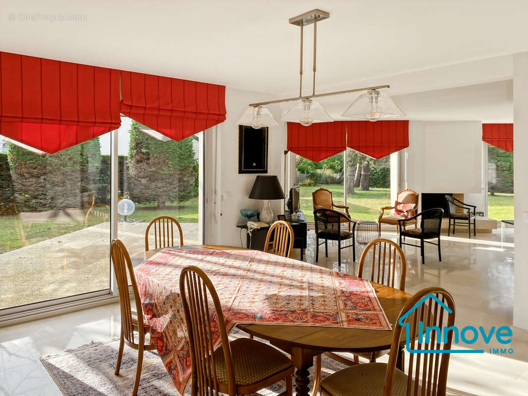 Maison à AGON-COUTAINVILLE