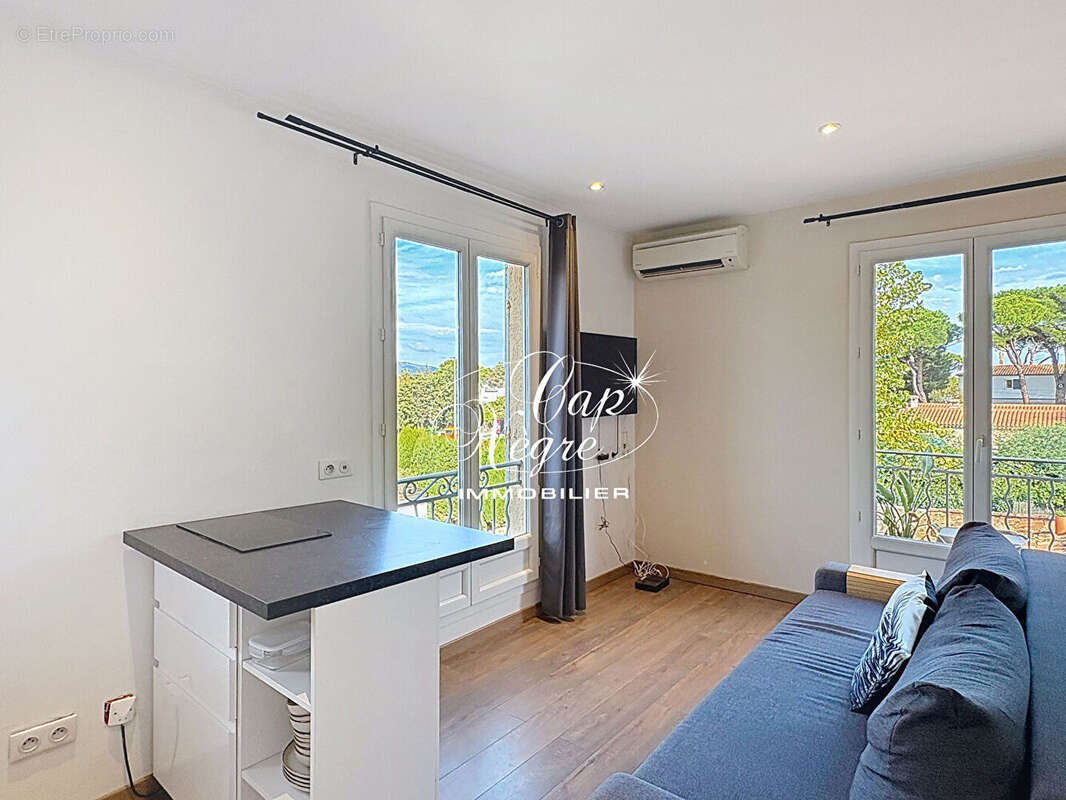 Appartement vue mer proche plage  rénové en dernier étage à vendre à saint tropez - photo 9