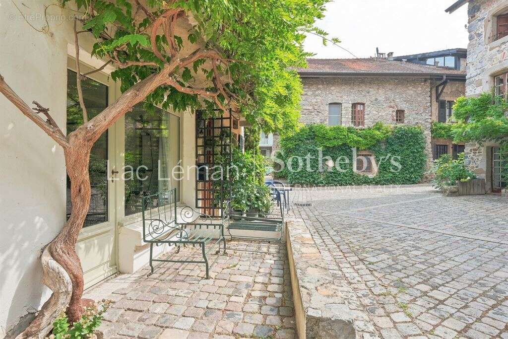 Maison de caractère historique entièrement rénovée au cœur du village - photo 13