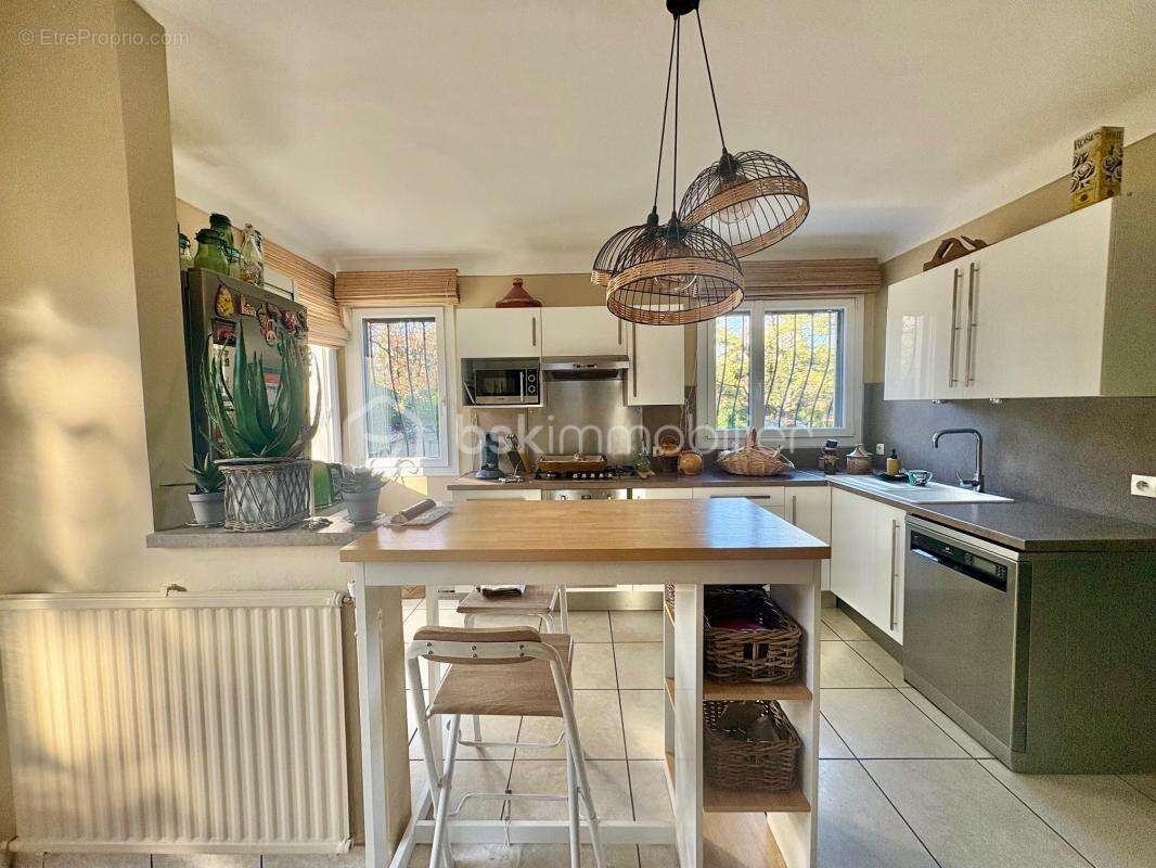 Maison à TOURRETTES