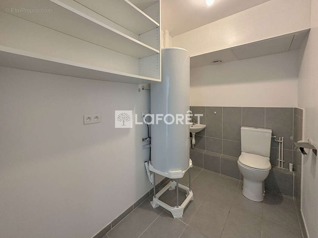 Appartement de standing T3 en ville proche commerces et écoles à GEMOZAC (17260) 3 pièces 73.6 m2 - photo 13