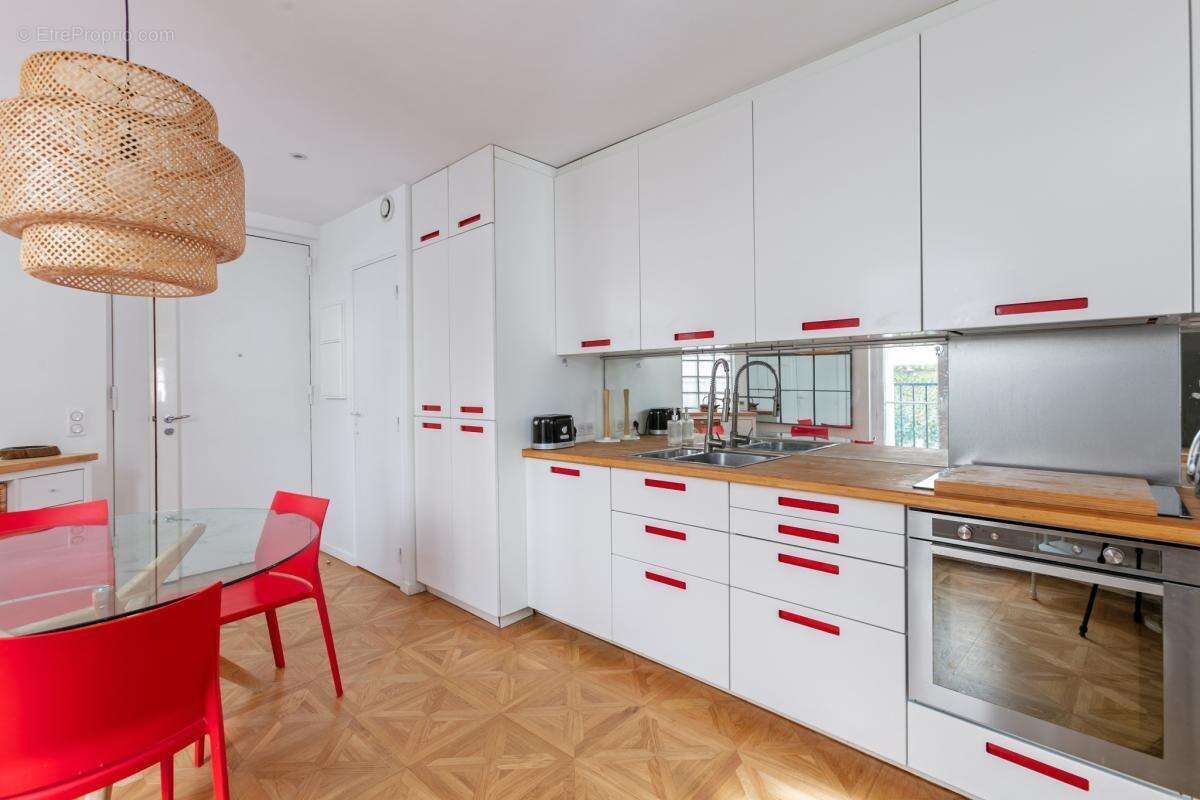 Appartement à PARIS-16E