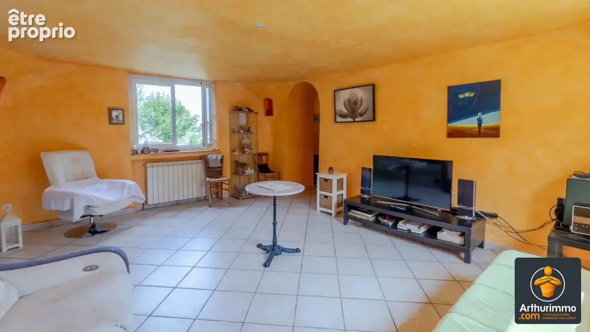 Maison familiale avec dépendances, jardin et vue dégagée – Sainte-Catherine - photo 2