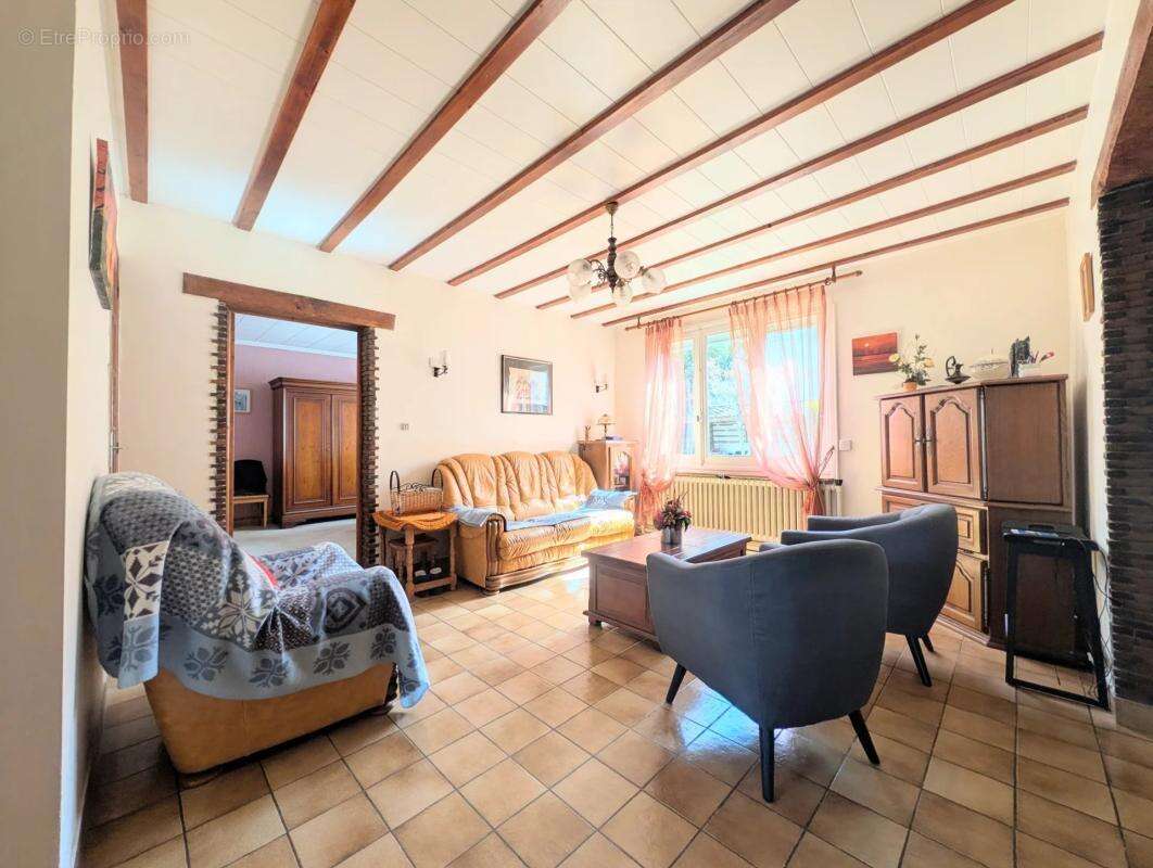 Maison à LES CLAYES-SOUS-BOIS