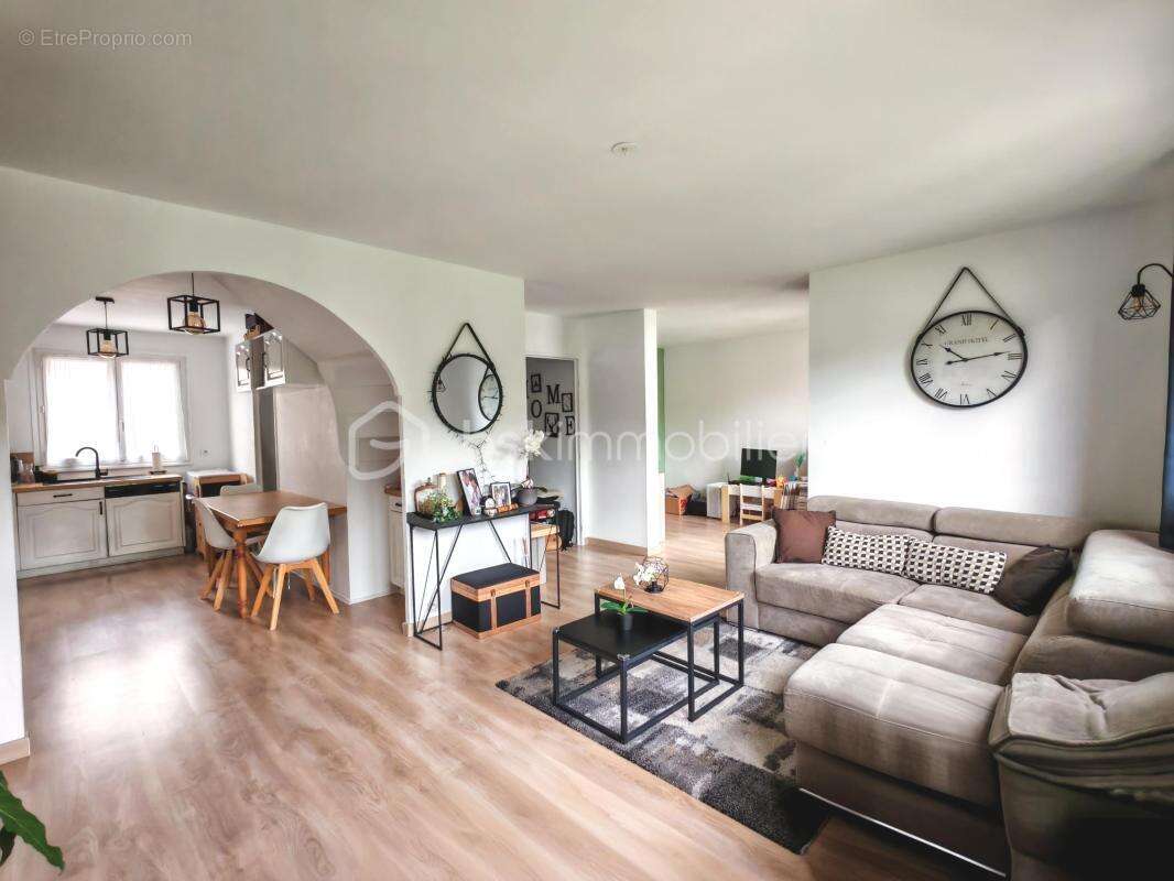 Appartement à EMERAINVILLE