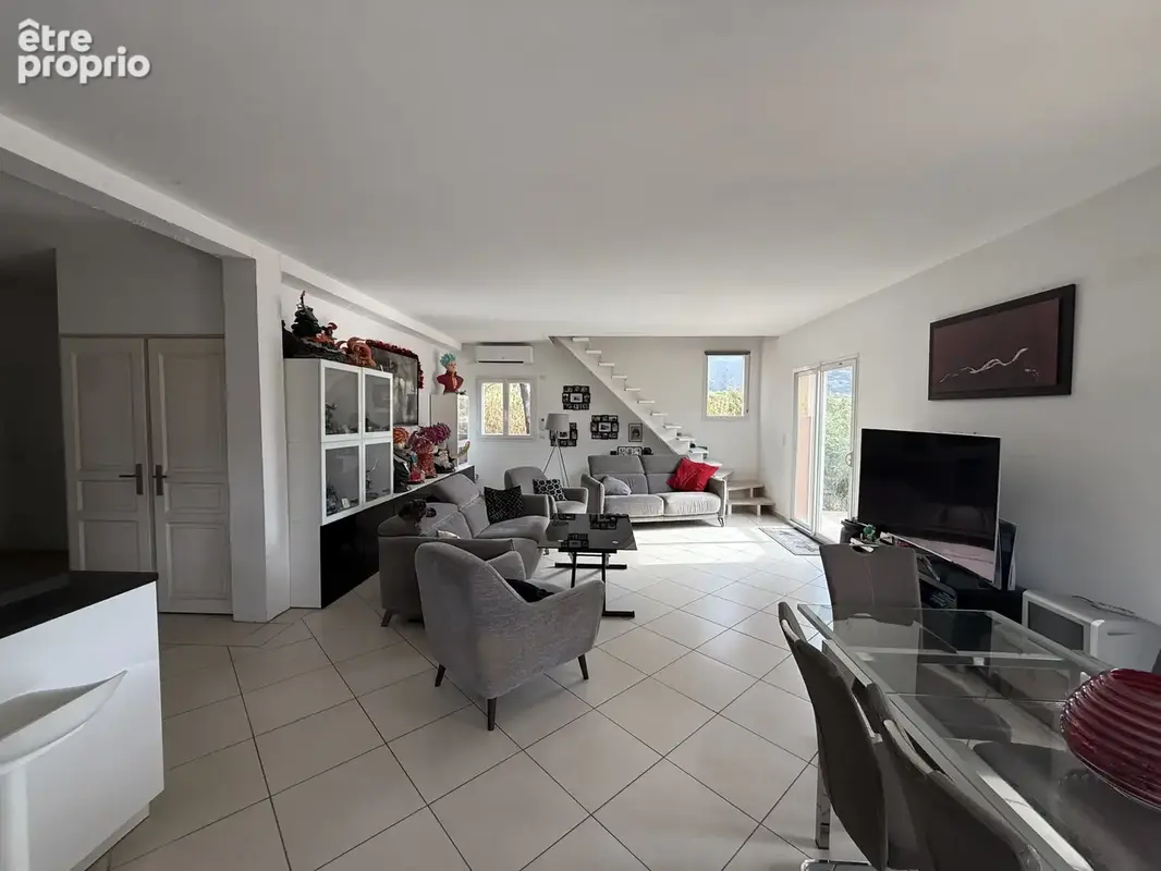 Propriete villa avec piscine + 4 locaux - photo 6