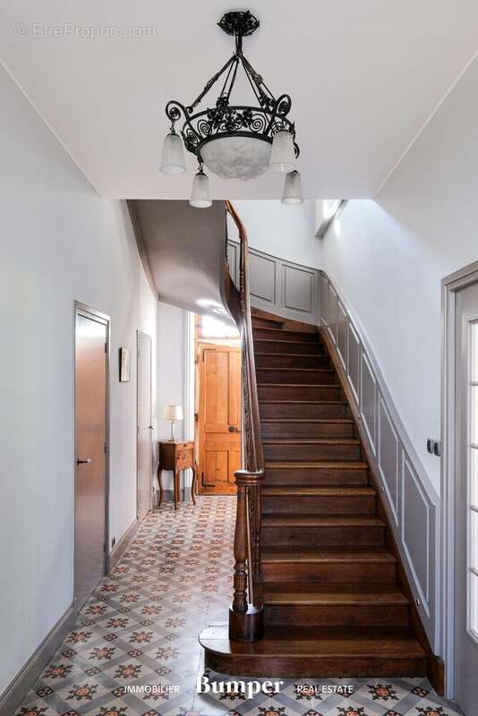 Maison à SAINT-BONNET-DE-MURE