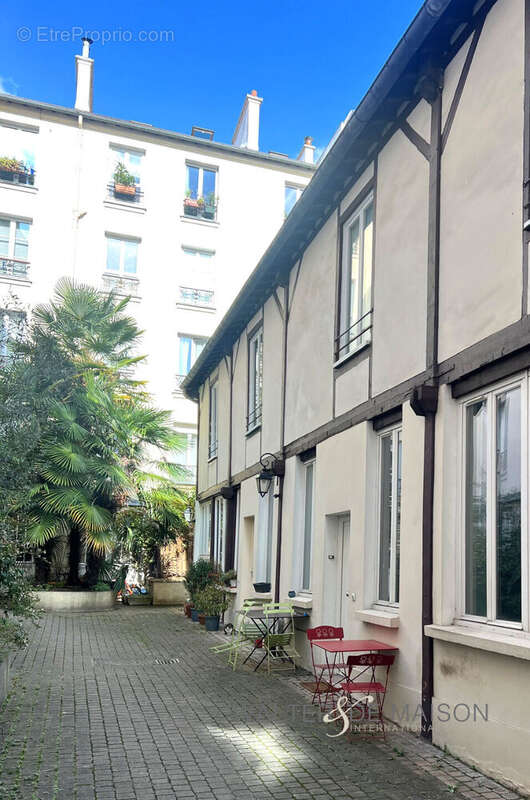 Appartement à PARIS-11E