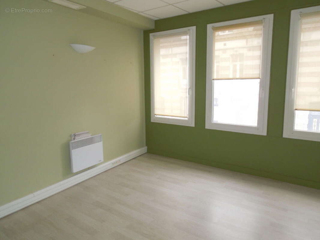 Photo 4 - Commerce à TROYES