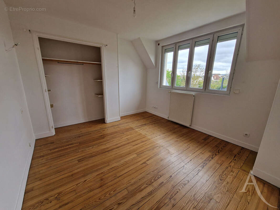 Maison à MONDEVILLE