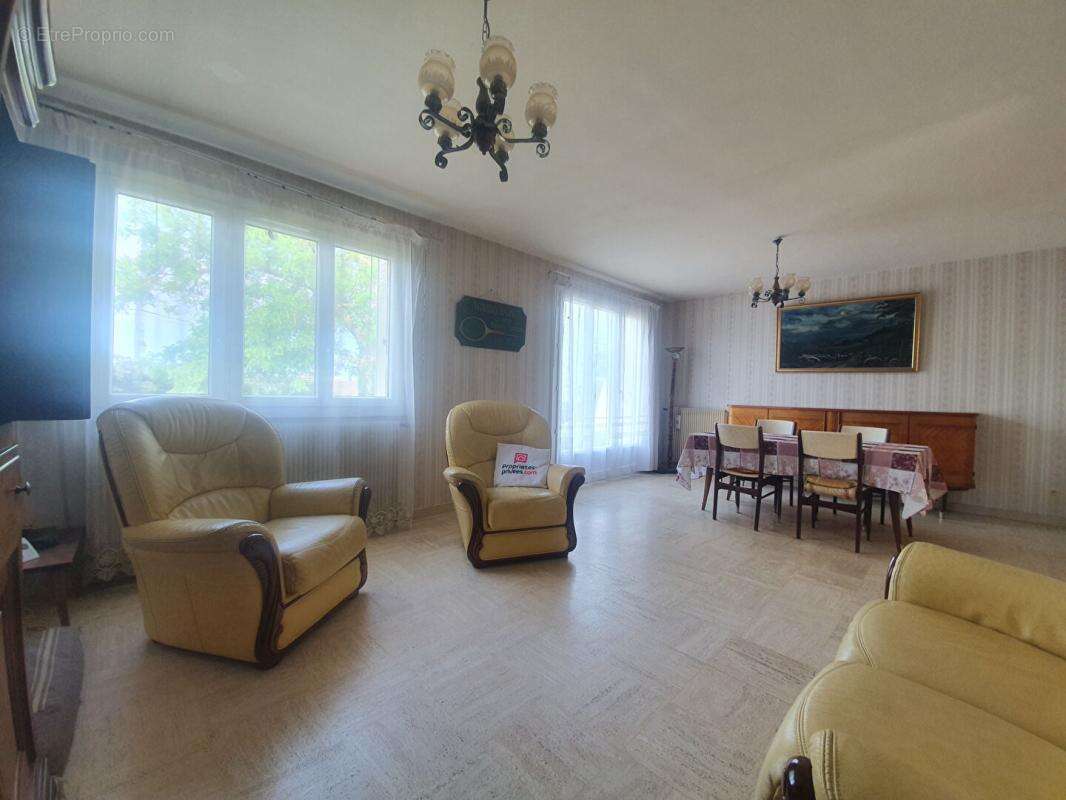 Maison à SAINTRY-SUR-SEINE