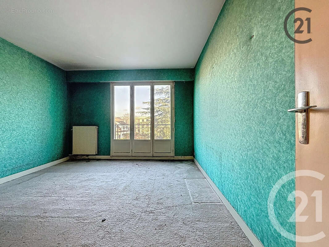 Appartement à BRIE-COMTE-ROBERT