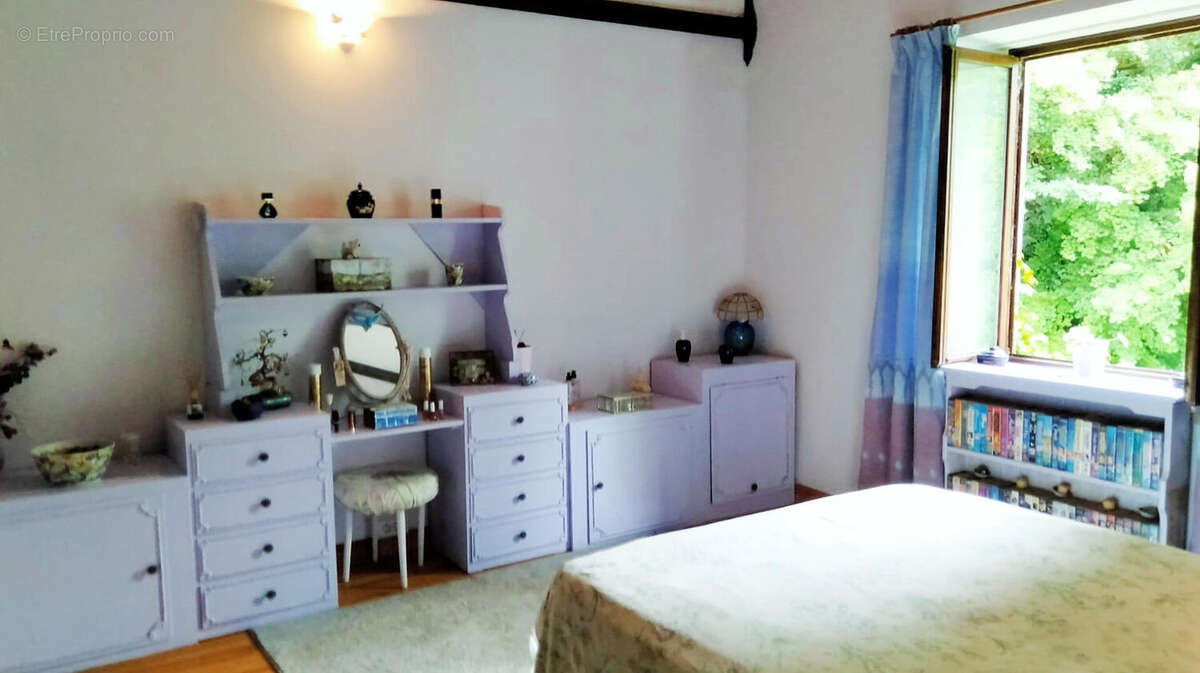 CHAMBRE - Maison à SAINT-CIERS-SUR-BONNIEURE