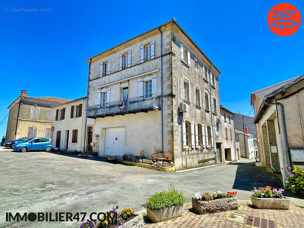 Maison à MONCLAR