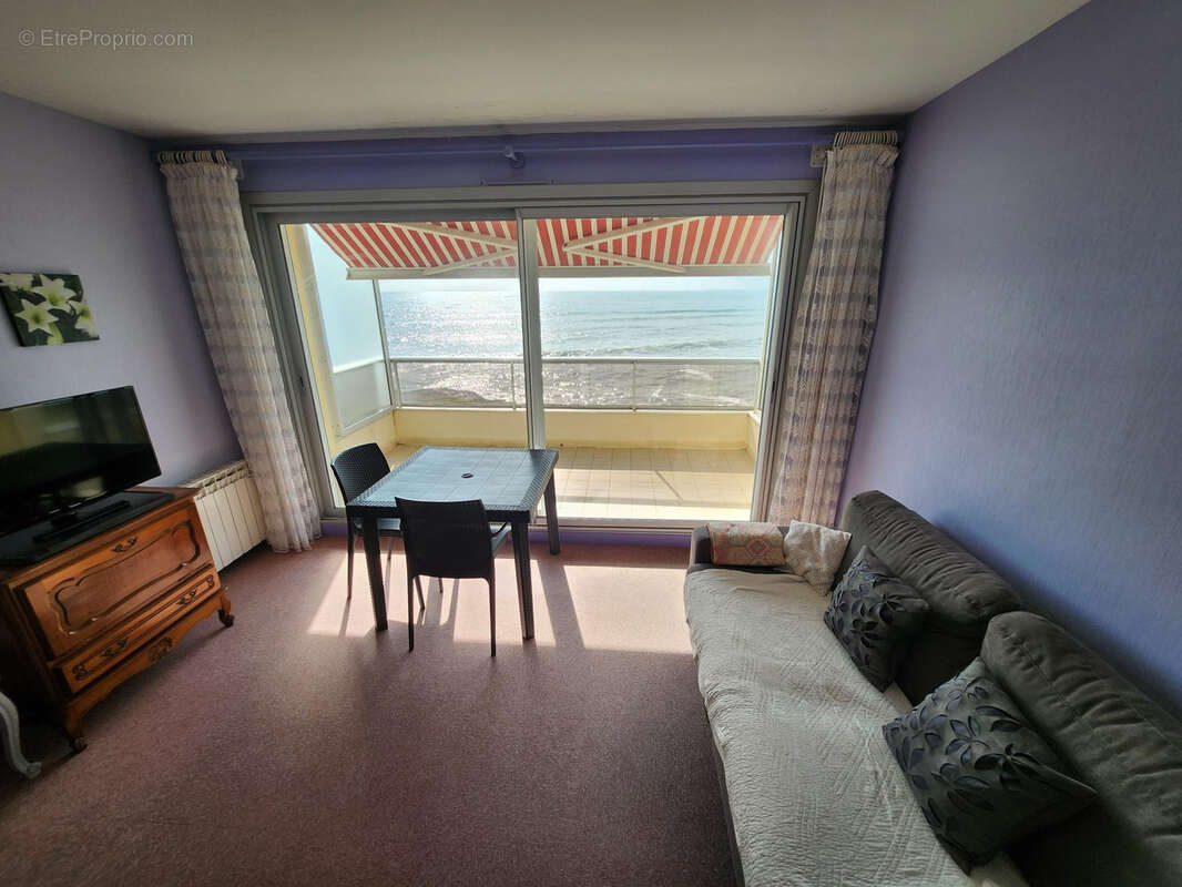 vue imprenable directe sur mer, centre de Sion sur l'Océan, pour ce 56 m2 avec garage et cave ! - photo 5