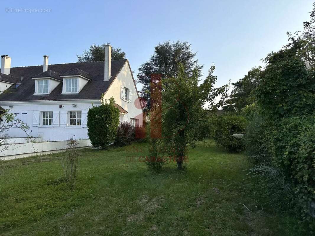 Maison à SAINT-MARTIN-EN-BIERE