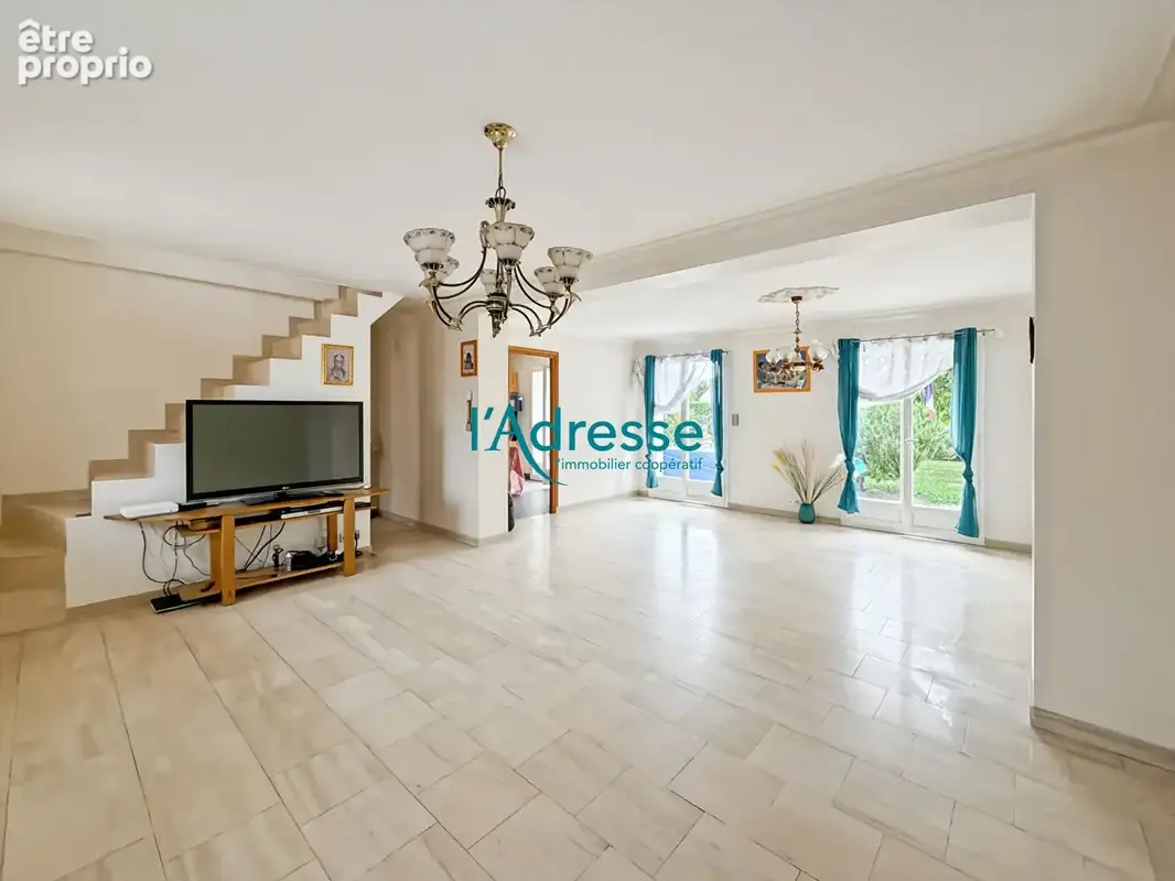 Maison familiale Bouafle de 118m² et 4 chs - photo 8